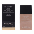 Chanel Vitalumière Aqua Foundation - product view 2