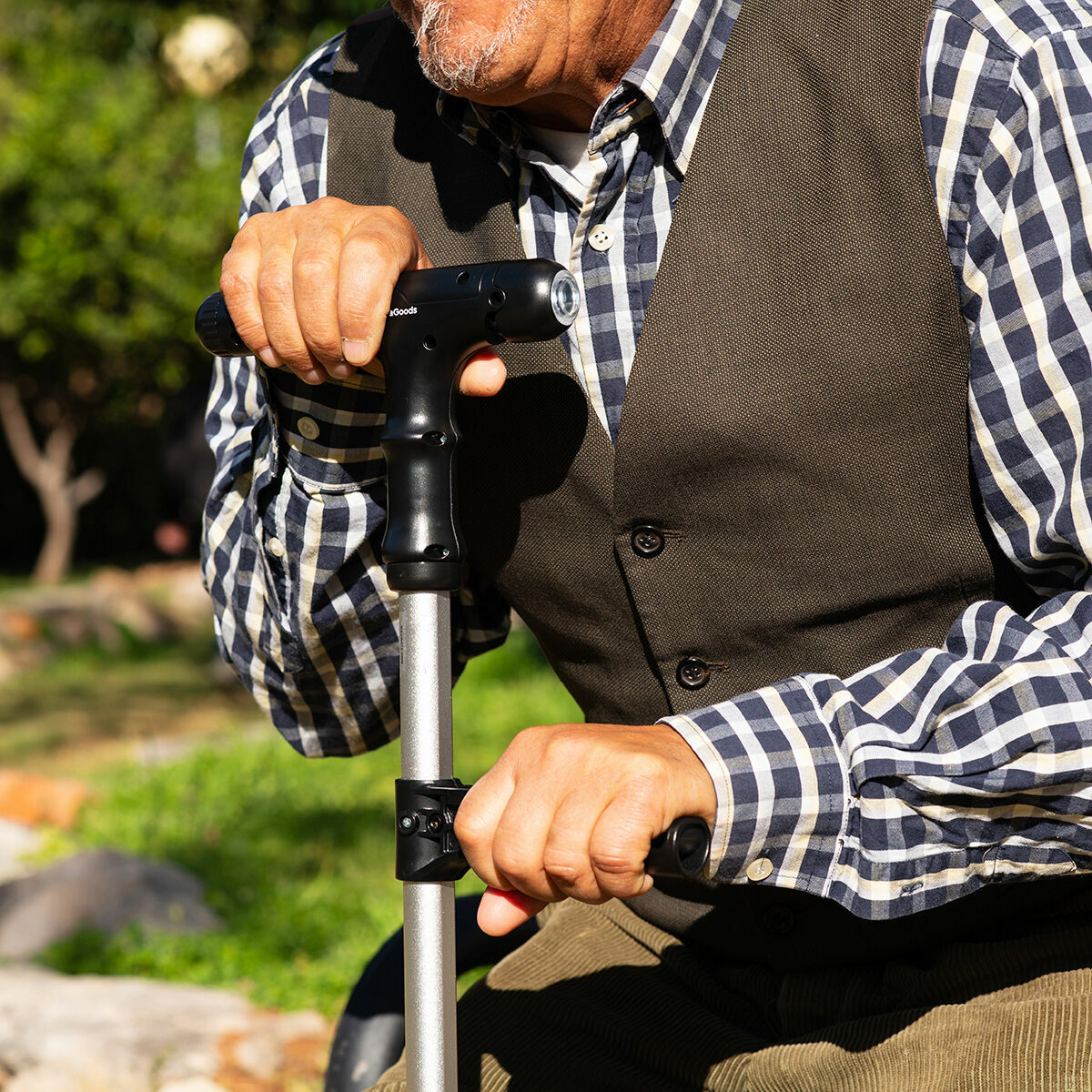 Extendable Walking Stick mit LED, Alarm & Grabber Hannde InnovaGoods – Produktansicht 6