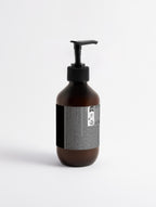 BYAG. Herren Seidiges Körperserum – Woody Bernstein & Leather – Produktansicht 2