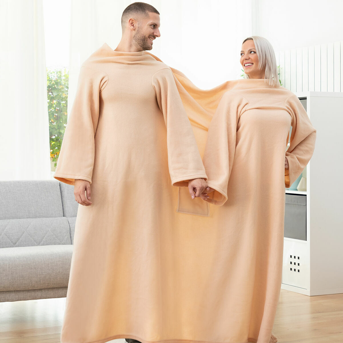 InnovaGoods Double Sleeved Blanket mit Central Pocket Doublanket – Produktansicht 4