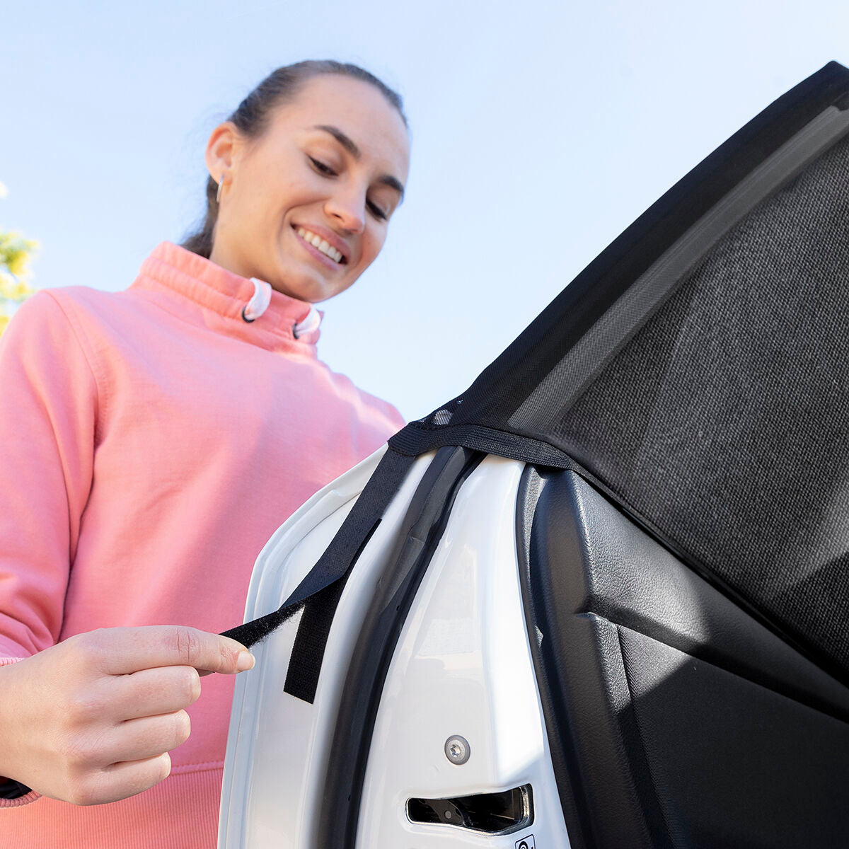 InnovaGoods Mesh Sunshade für the Auto UVlock – Produktansicht 5