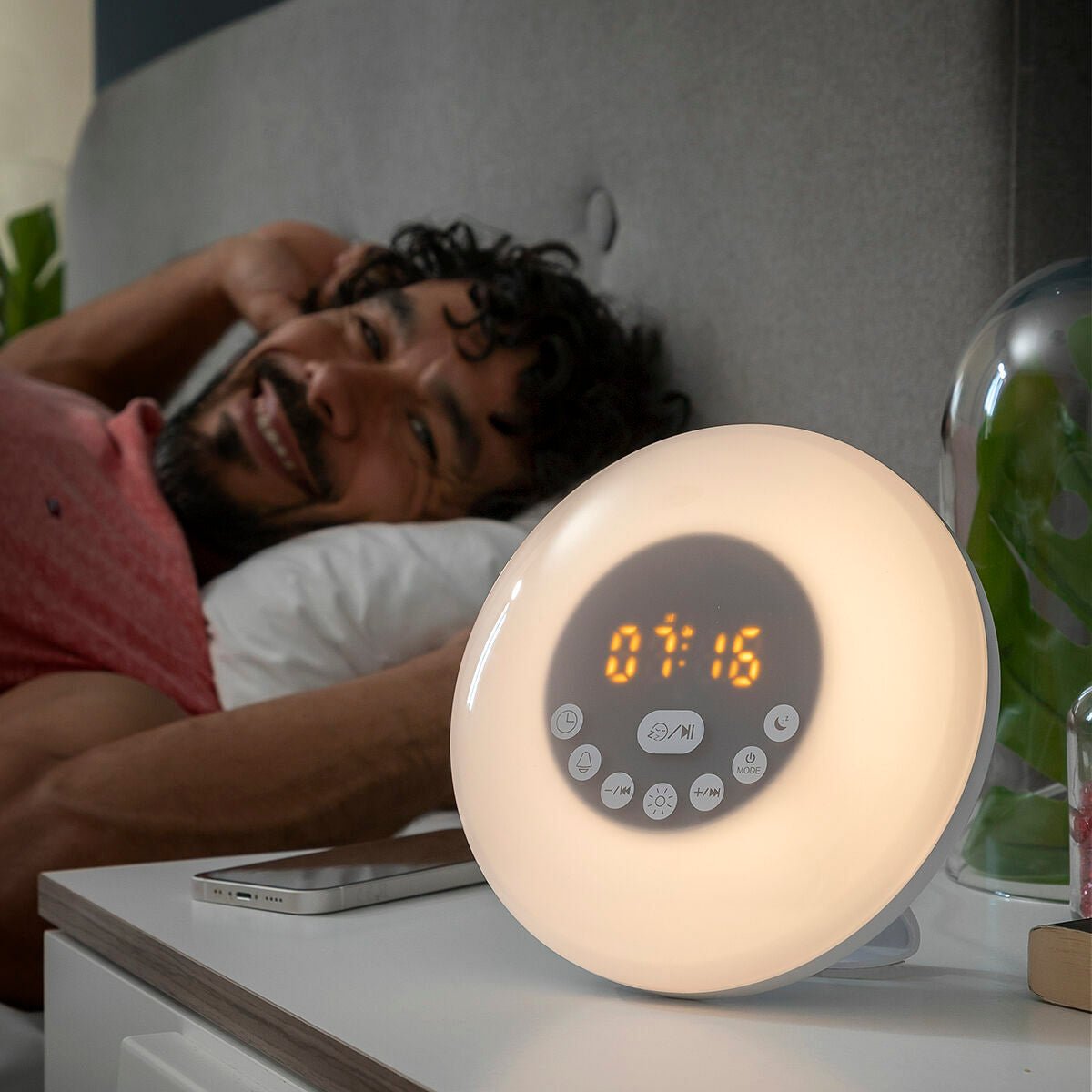 InnovaGoods Wiederaufladbar Lichtwecker mit Lautsprecher Sunrilk – Produktbild 1