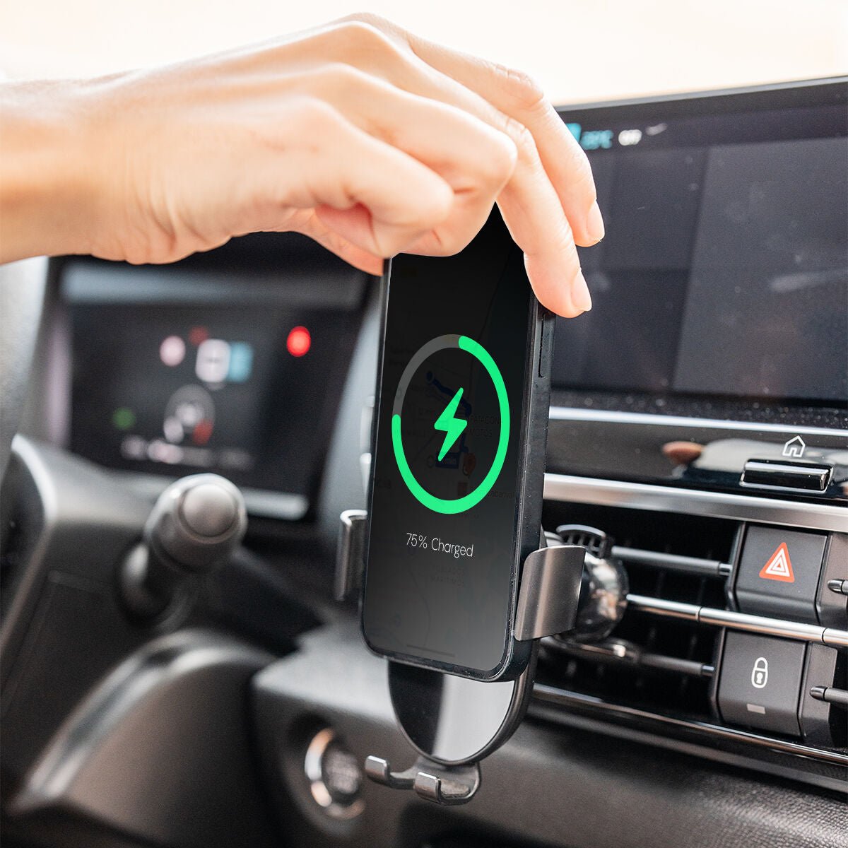 Kfz-Smartphonehalter mit Schnellladefunktion Chakar InnovaGoods – Produktbild 1