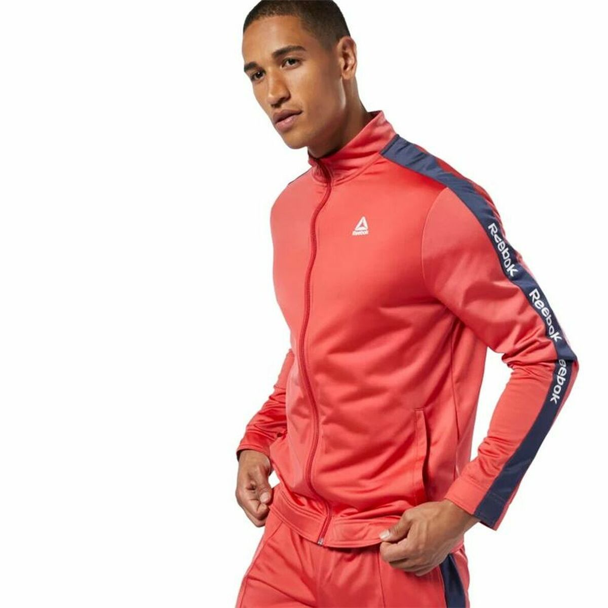 Reebok Herren Sportjacke Essentials Linear Rot - BYAG.JackeReebokBYAG.S6439452Reebok Herren Sportjacke Essentials Linear Rot – LL